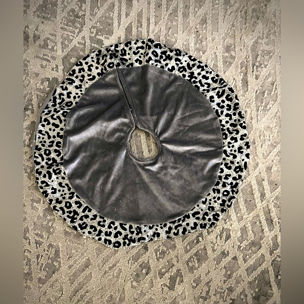 Black and Silver Leopard velvet Tree Skirt - 17”
